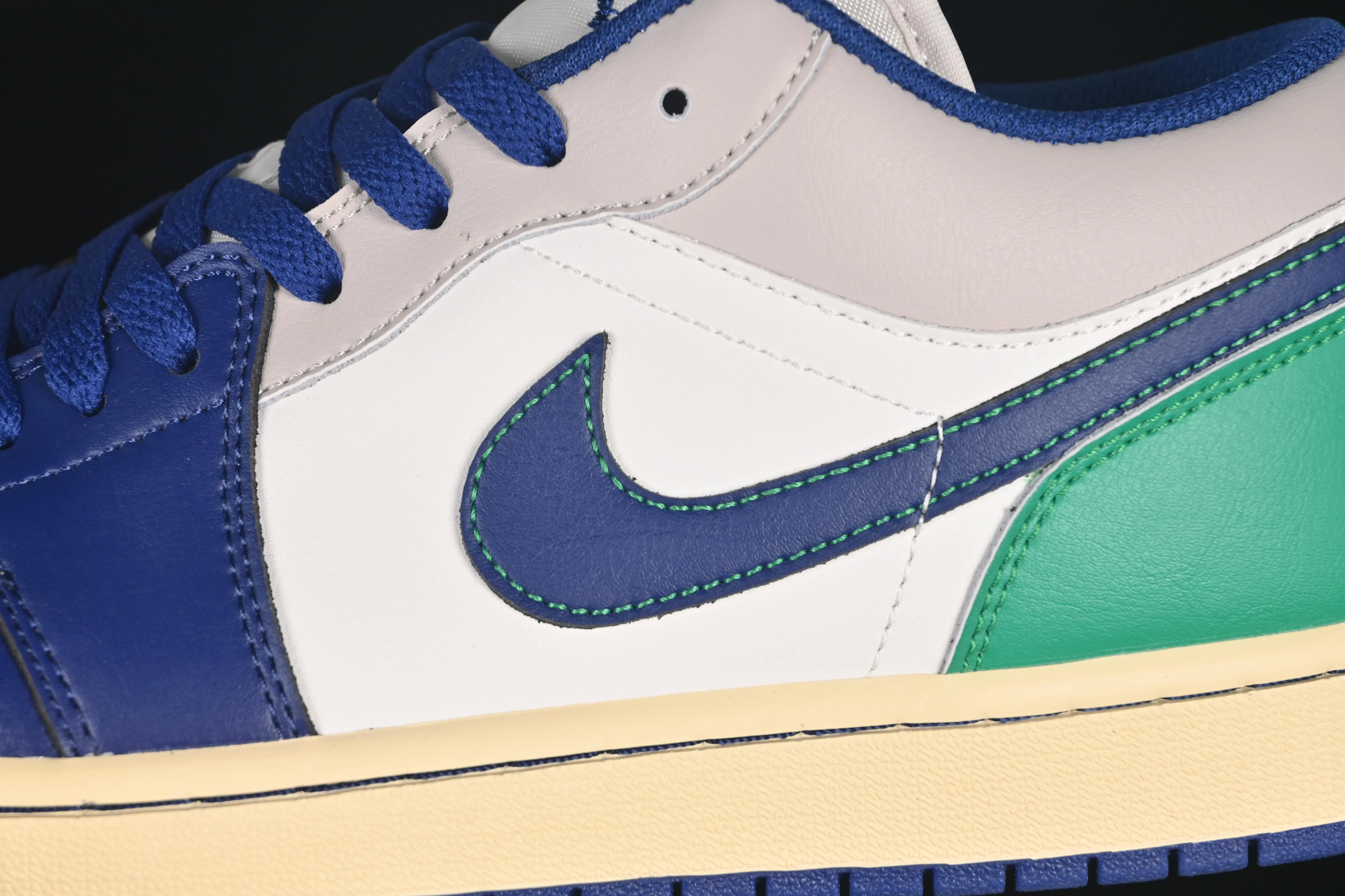 All categories Air Jordan Jordan series basketball shoes Air Jordan 1 Low Air Jordan 1 Low AJ1 Joe 1 blue and green color matching low-top cultural casual sneakers 553558-147